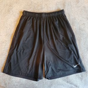 Black Nike shorts size large
